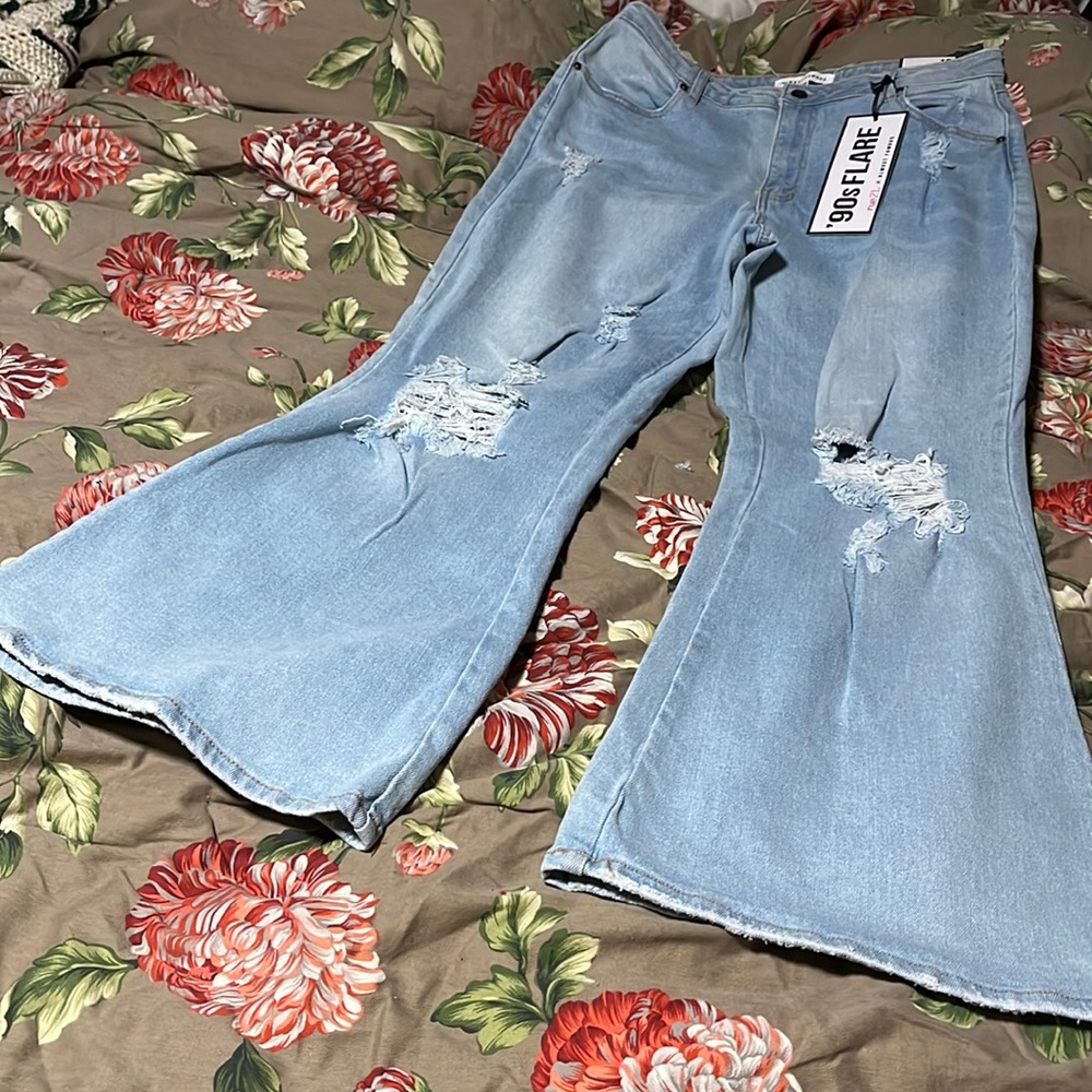 NWT Rue 21 Almost Famous Size 13 Flare Distressed Jeans